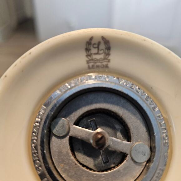 Vintage Lenox Caribee Ivory Golden Wreath Rope Design Pepper Mill Grinder MCM - Picture 11 of 14